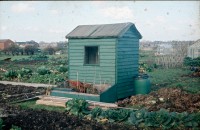 0002237_FourCorners_Photograph_WilfThust_HarryThorpe_ResearchOnAllotmentsInBirminghamSetupByProfessorThorpe_1975_Photo41.jpg