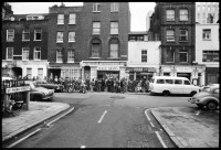 0001330_HalfmoonCamerawork_Photograph_PeopleQueuing_2ndJumble_01.jpg