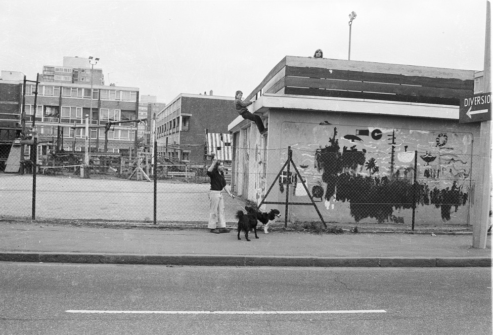 0001949_FourCorners_Photographs_WilfThust_PlaygroundPolarRoard_1974_Photo28.jpg