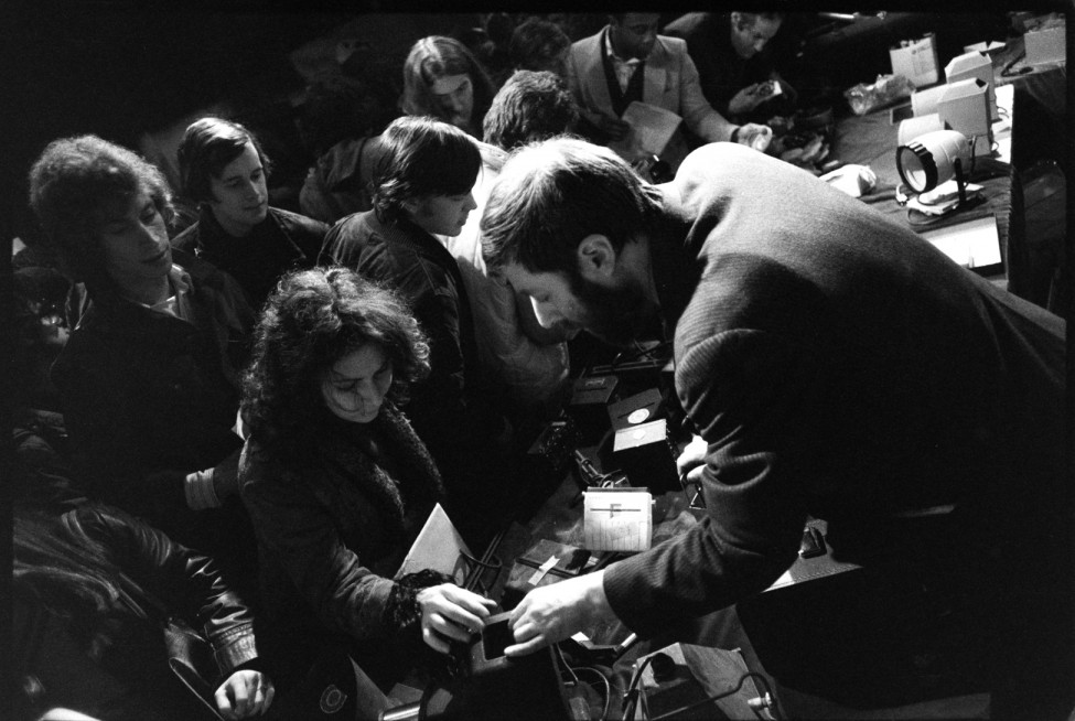 0001341_HalfmoonCamerawork_Photograph_2ndJumble_TerryDennett_RunningStall_01.jpg