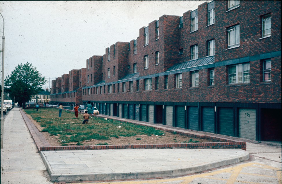 0002292_FourCorners_Photograph_WilfThust_TowerHamlets_1980_Photo08.jpg